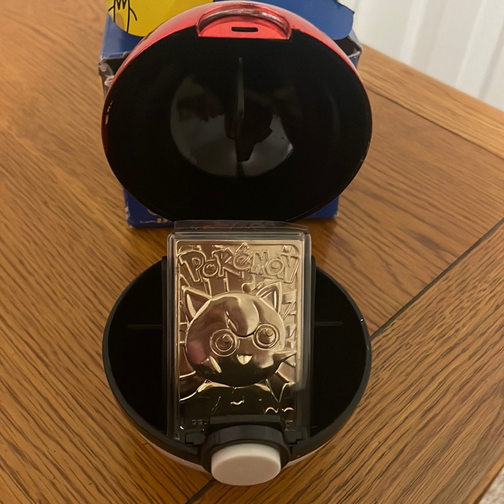 Pokemon 23K Gold-Plated Trading Card Limited Edition PIKACHU